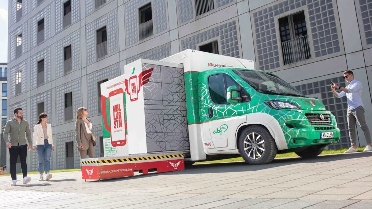 Prototype of a mobile parcel station from the manufacturer Rinspeed.