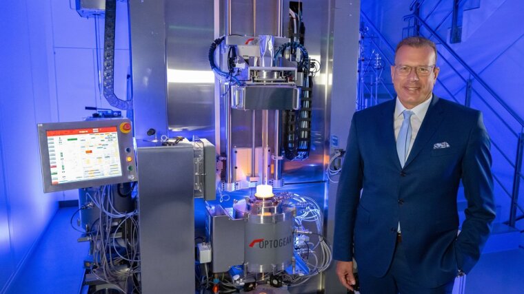 Prof. Dr Andreas Tünnermann is Director of the Institute of Applied Physics at the University of Jena and Director of the Fraunhofer Institute for Applied Optics and Precision Engineering IOF.