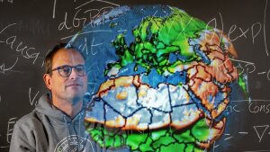 Prof. Dr. Markus Reichstein und sein Team nutzen KI-Methoden, um aus historischen Klimadaten künftige Wetterereignisse präzise prognostizieren zu können.